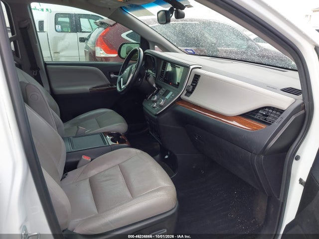 5TDYZ3DCXHS842898 Toyota Sienna Limited Premium 7 Passenger