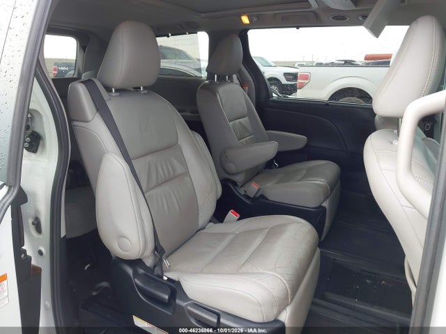 5TDYZ3DCXHS842898 Toyota Sienna Limited Premium 7 Passenger