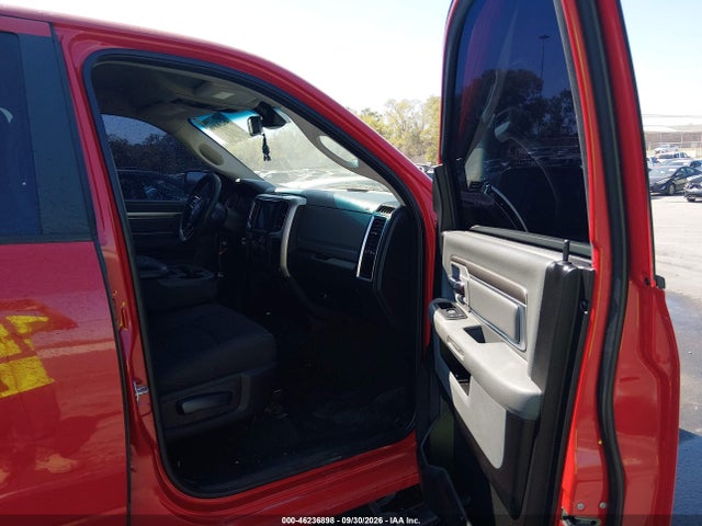 1C6RR7GG0KS617342 RAM 1500 Classic Warlock 4x4 6&#039;4 Box