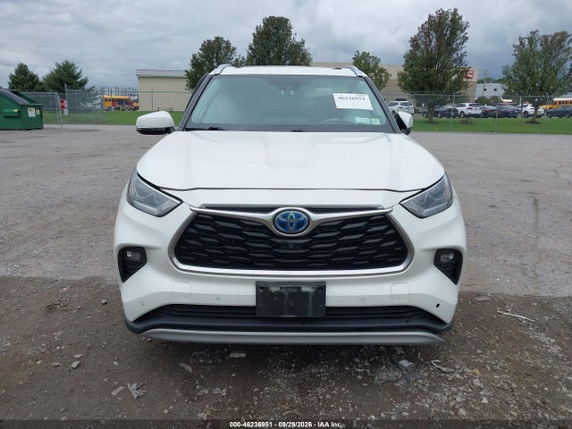 2021 Toyota Highlander Hybrid Platinum მანქანა იყიდება აუქციონზე, vin: 5TDEBRCH9MS016447, აუქციონის ნომერი: 46236951