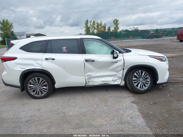 2021 Toyota Highlander Hybrid Platinum მანქანა იყიდება აუქციონზე, vin: 5TDEBRCH9MS016447, აუქციონის ნომერი: 46236951