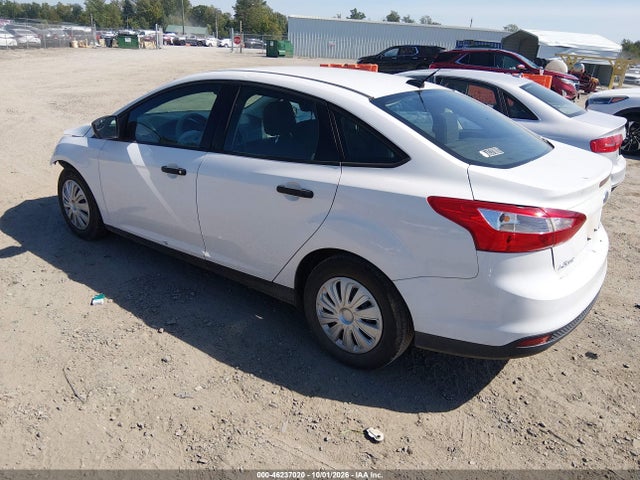 2013 Ford Focus S მანქანა იყიდება აუქციონზე, vin: 1FADP3E2XDL379642, აუქციონის ნომერი: 46237020
