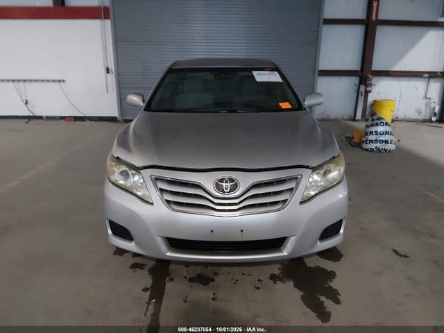 46237054 :رقم المزاد ، 4T4BF3EKXBR205888 vin ، 2011 Toyota Camry Le مزاد بيع