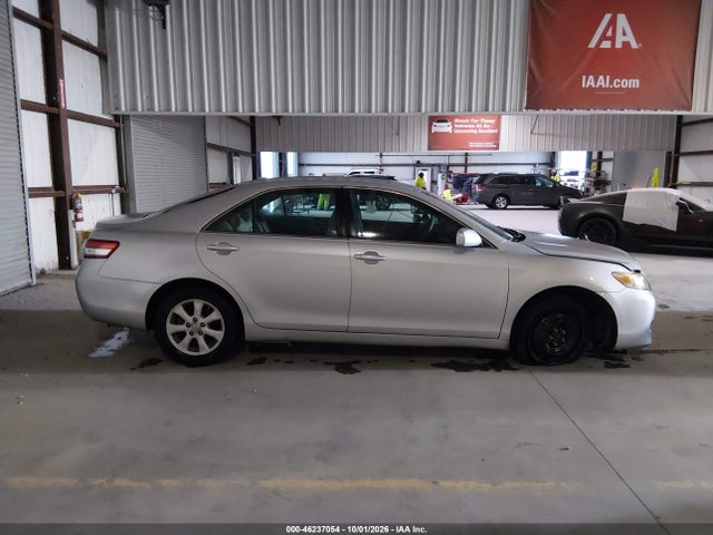 46237054 :رقم المزاد ، 4T4BF3EKXBR205888 vin ، 2011 Toyota Camry Le مزاد بيع