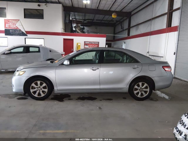 46237054 :رقم المزاد ، 4T4BF3EKXBR205888 vin ، 2011 Toyota Camry Le مزاد بيع