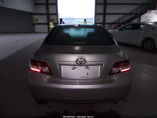 46237054 :رقم المزاد ، 4T4BF3EKXBR205888 vin ، 2011 Toyota Camry Le مزاد بيع