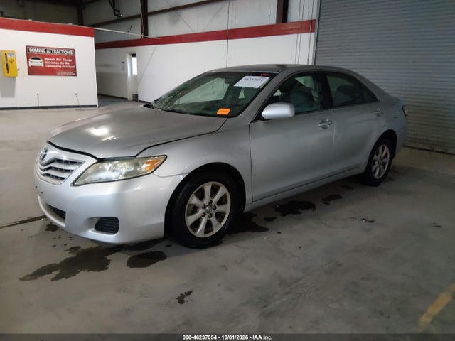46237054 :رقم المزاد ، 4T4BF3EKXBR205888 vin ، 2011 Toyota Camry Le مزاد بيع