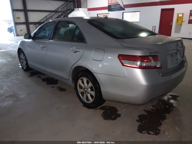 46237054 :رقم المزاد ، 4T4BF3EKXBR205888 vin ، 2011 Toyota Camry Le مزاد بيع