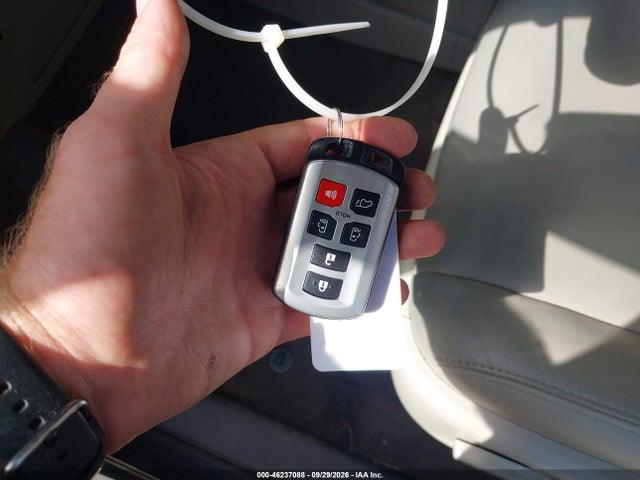 46237088 :رقم المزاد ، 5TDDZ3DC7JS200790 vin ، 2018 Toyota Sienna Xle Premium 7 Passenger مزاد بيع