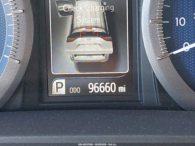 46237088 :رقم المزاد ، 5TDDZ3DC7JS200790 vin ، 2018 Toyota Sienna Xle Premium 7 Passenger مزاد بيع
