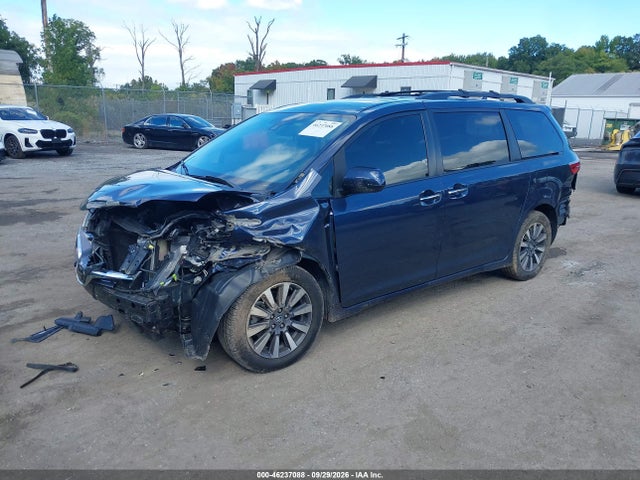 46237088 :رقم المزاد ، 5TDDZ3DC7JS200790 vin ، 2018 Toyota Sienna Xle Premium 7 Passenger مزاد بيع
