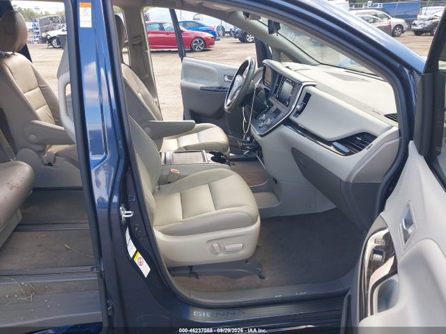 46237088 :رقم المزاد ، 5TDDZ3DC7JS200790 vin ، 2018 Toyota Sienna Xle Premium 7 Passenger مزاد بيع