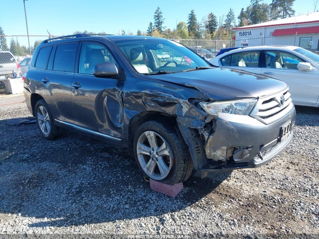 2013 Toyota Highlander Se V6 მანქანა იყიდება აუქციონზე, vin: 5TDBK3EH5DS204881, აუქციონის ნომერი: 46237115