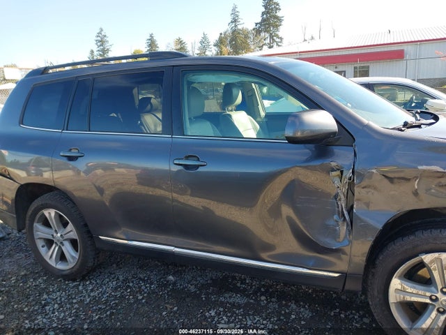 2013 Toyota Highlander Se V6 მანქანა იყიდება აუქციონზე, vin: 5TDBK3EH5DS204881, აუქციონის ნომერი: 46237115