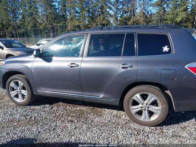 2013 Toyota Highlander Se V6 მანქანა იყიდება აუქციონზე, vin: 5TDBK3EH5DS204881, აუქციონის ნომერი: 46237115
