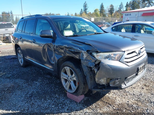 2013 Toyota Highlander Se V6 მანქანა იყიდება აუქციონზე, vin: 5TDBK3EH5DS204881, აუქციონის ნომერი: 46237115