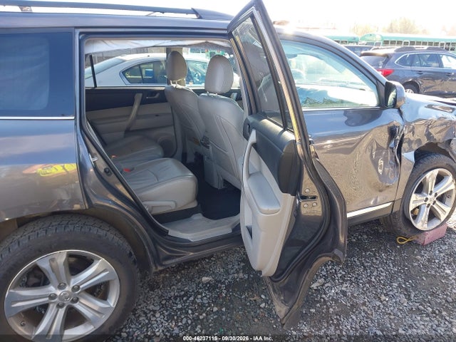 2013 Toyota Highlander Se V6 მანქანა იყიდება აუქციონზე, vin: 5TDBK3EH5DS204881, აუქციონის ნომერი: 46237115