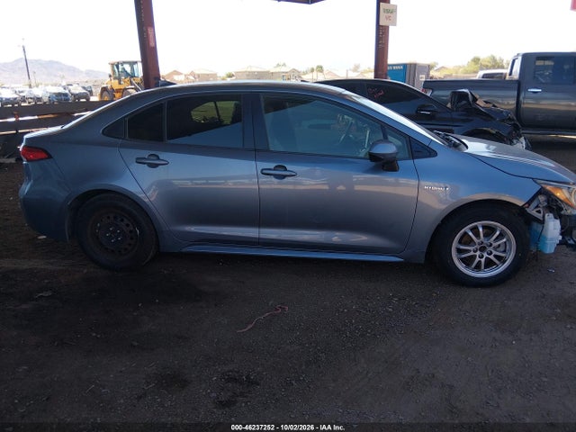 Toyota Corolla Hybrid Le 2021 JTDEAMDE5MJ018655 Image 13