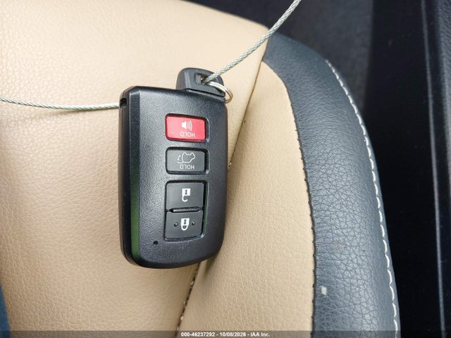 Продажа на аукционе авто 2017 Toyota Rav4, vin: 3TMDFREV3HJ154303, номер лота: 46237292