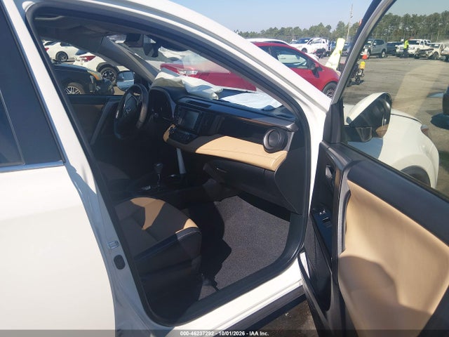 Продажа на аукционе авто 2017 Toyota Rav4, vin: 3TMDFREV3HJ154303, номер лота: 46237292