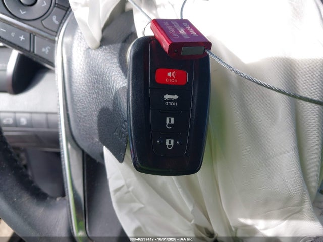 46237417 :رقم المزاد ، 4T1B61HK0JU128697 vin ، 2018 Toyota Camry Xse مزاد بيع