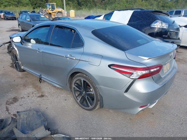 46237417 :رقم المزاد ، 4T1B61HK0JU128697 vin ، 2018 Toyota Camry Xse مزاد بيع
