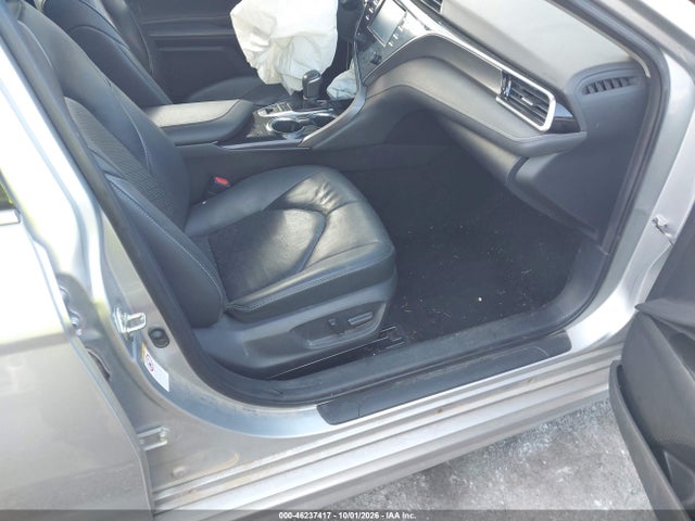 46237417 :رقم المزاد ، 4T1B61HK0JU128697 vin ، 2018 Toyota Camry Xse مزاد بيع
