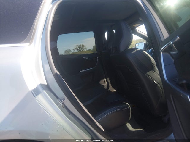 2015 Volvo Xc60 T6 R-design Platinum მანქანა იყიდება აუქციონზე, vin: YV4902RH5F2566466, აუქციონის ნომერი: 46237523