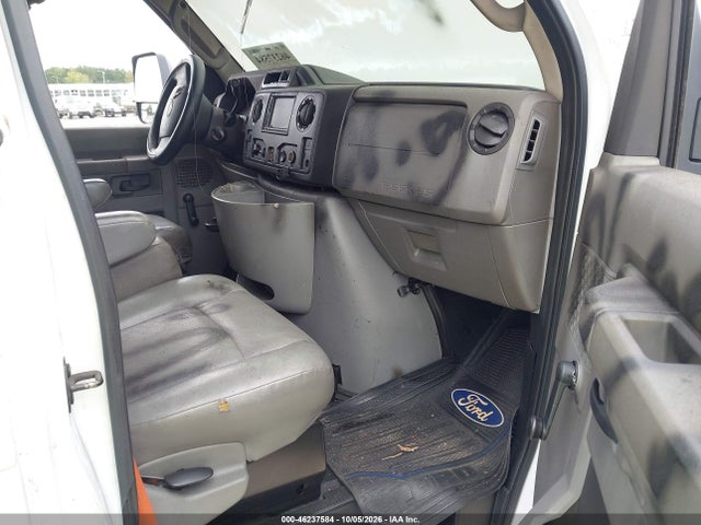 Продажа на аукционе авто 2015 Ford E-350 Cutaway, vin: 1FDWE3FL2FDA04692, номер лота: 46237584