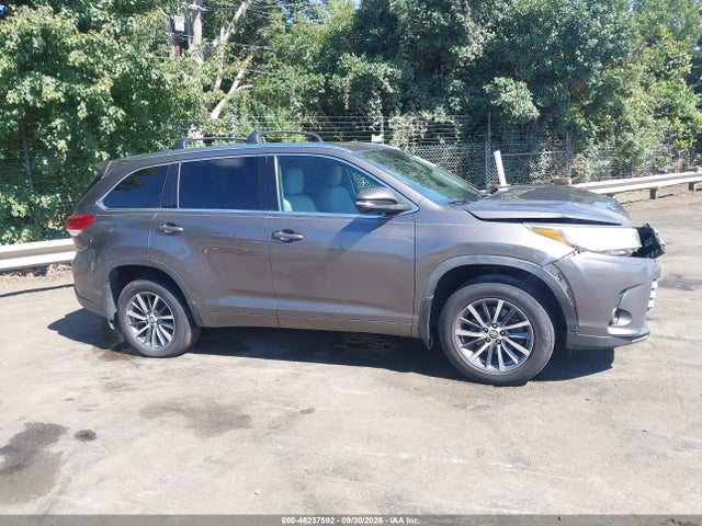 Продаж на аукціоні авто 2017 Toyota Highlander Xle, vin: 5TDJZRFH7HS386307, номер лоту: 46237592