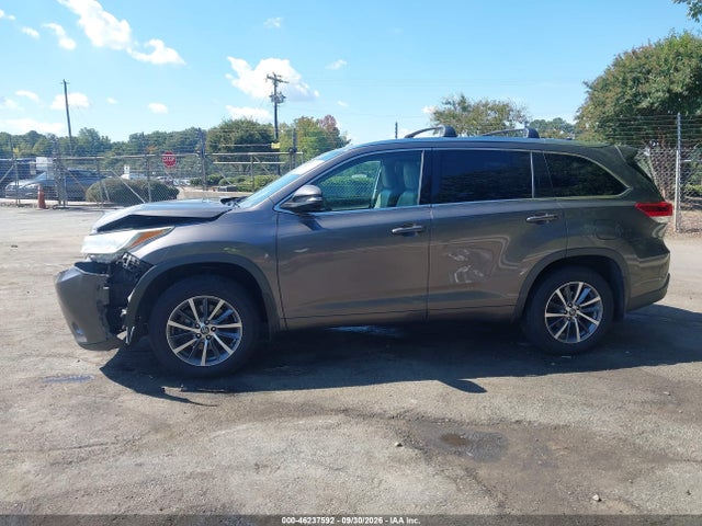 Продаж на аукціоні авто 2017 Toyota Highlander Xle, vin: 5TDJZRFH7HS386307, номер лоту: 46237592