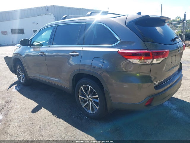 Продаж на аукціоні авто 2017 Toyota Highlander Xle, vin: 5TDJZRFH7HS386307, номер лоту: 46237592