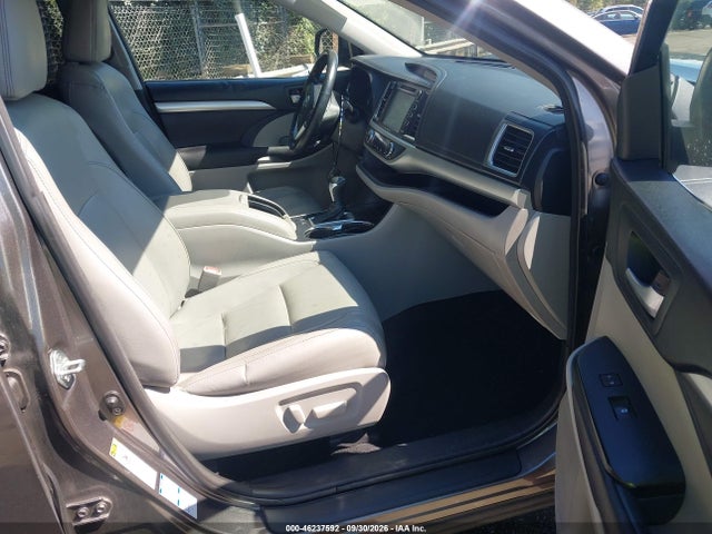 Продаж на аукціоні авто 2017 Toyota Highlander Xle, vin: 5TDJZRFH7HS386307, номер лоту: 46237592