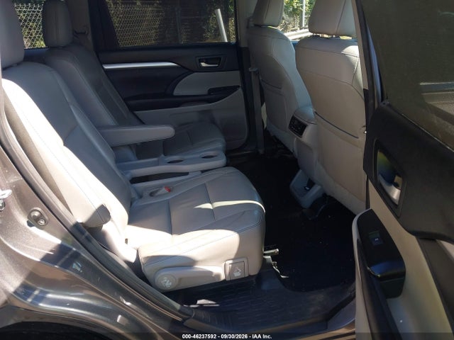 Продаж на аукціоні авто 2017 Toyota Highlander Xle, vin: 5TDJZRFH7HS386307, номер лоту: 46237592