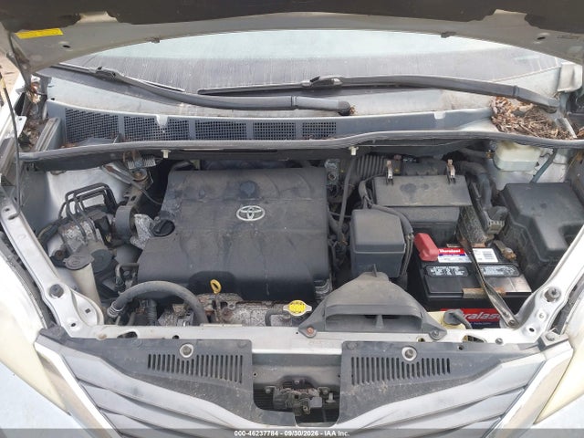 2011 Toyota Sienna Xle V6 მანქანა იყიდება აუქციონზე, vin: 5TDYK3DC6BS083937, აუქციონის ნომერი: 46237784