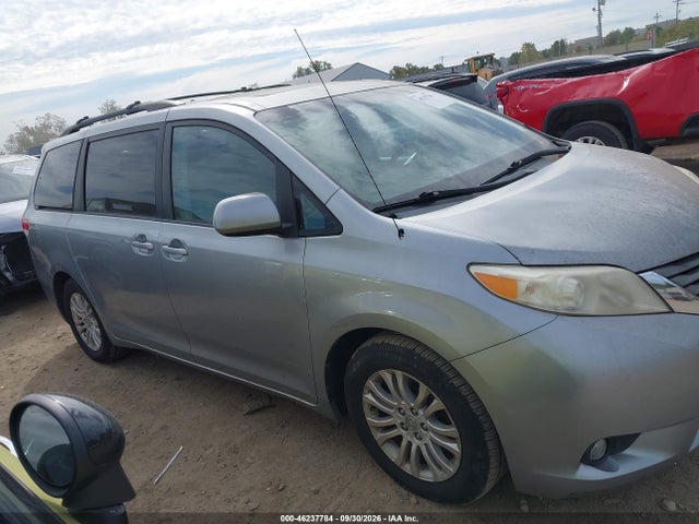 2011 Toyota Sienna Xle V6 მანქანა იყიდება აუქციონზე, vin: 5TDYK3DC6BS083937, აუქციონის ნომერი: 46237784