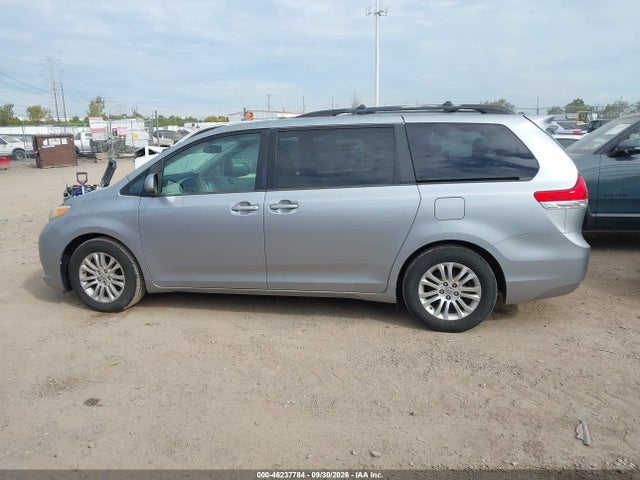 2011 Toyota Sienna Xle V6 მანქანა იყიდება აუქციონზე, vin: 5TDYK3DC6BS083937, აუქციონის ნომერი: 46237784