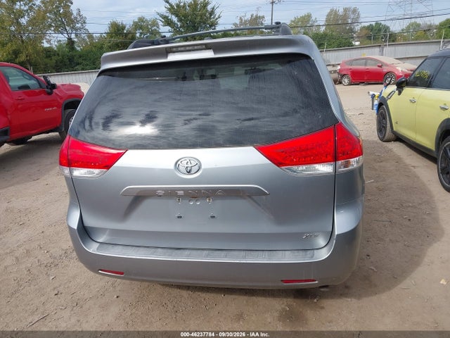 2011 Toyota Sienna Xle V6 მანქანა იყიდება აუქციონზე, vin: 5TDYK3DC6BS083937, აუქციონის ნომერი: 46237784