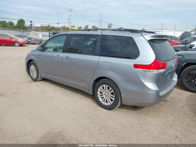 2011 Toyota Sienna Xle V6 მანქანა იყიდება აუქციონზე, vin: 5TDYK3DC6BS083937, აუქციონის ნომერი: 46237784