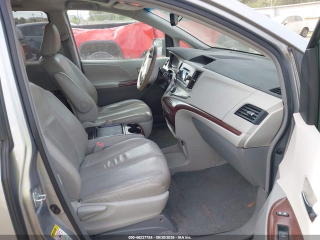 2011 Toyota Sienna Xle V6 მანქანა იყიდება აუქციონზე, vin: 5TDYK3DC6BS083937, აუქციონის ნომერი: 46237784