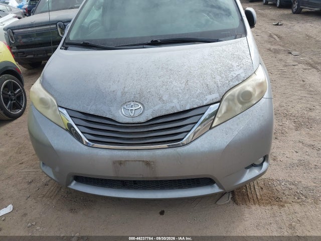 2011 Toyota Sienna Xle V6 მანქანა იყიდება აუქციონზე, vin: 5TDYK3DC6BS083937, აუქციონის ნომერი: 46237784