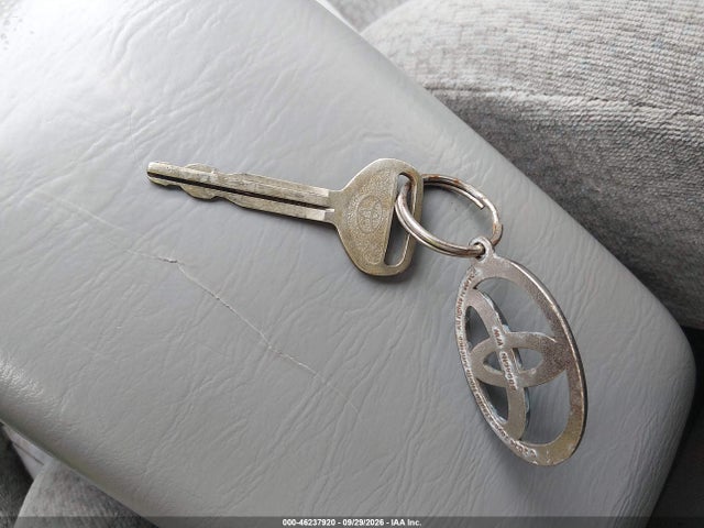 46237920 :رقم المزاد ، 2T1BR32E04C303610 vin ، 2004 Toyota Corolla Le مزاد بيع