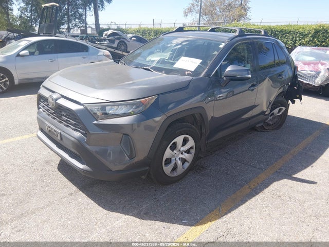 Toyota RAV4 LE 2019 2T3K1RFV3KC006825 Image 2