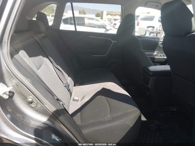 Toyota RAV4 LE 2019 2T3K1RFV3KC006825 Image 8