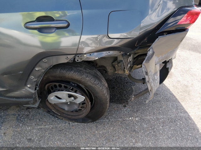 Toyota RAV4 LE 2019 2T3K1RFV3KC006825 Image 13