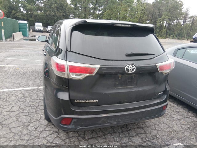 Продажа на аукционе авто 2015 Toyota Highlander Le V6, vin: 5TDBKRFH0FS077980, номер лота: 46238015