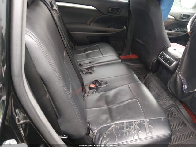 Продажа на аукционе авто 2015 Toyota Highlander Le V6, vin: 5TDBKRFH0FS077980, номер лота: 46238015