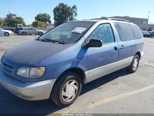 46238040 :رقم المزاد ، 4T3ZF13C9WU040549 vin ، 1998 Toyota Sienna Xle مزاد بيع