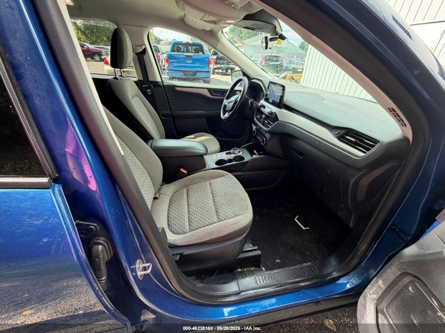 Продажа на аукционе авто 2022 Ford Escape Se, vin: 1FMCU9G68NUB10242, номер лота: 46238163