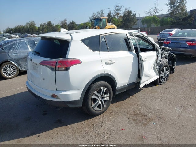 Продаж на аукціоні авто 2018 Toyota Rav4 Le, vin: JTMZFREV2JJ176459, номер лоту: 46238237